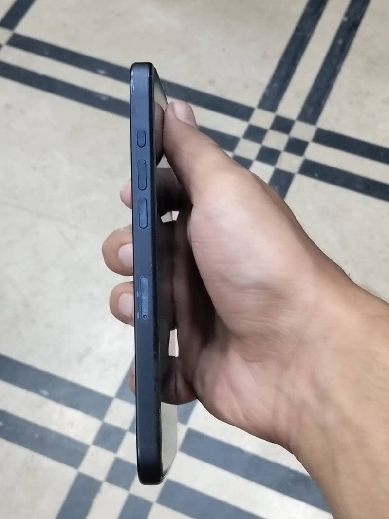 Apple iPhone 15 Pro Max 3