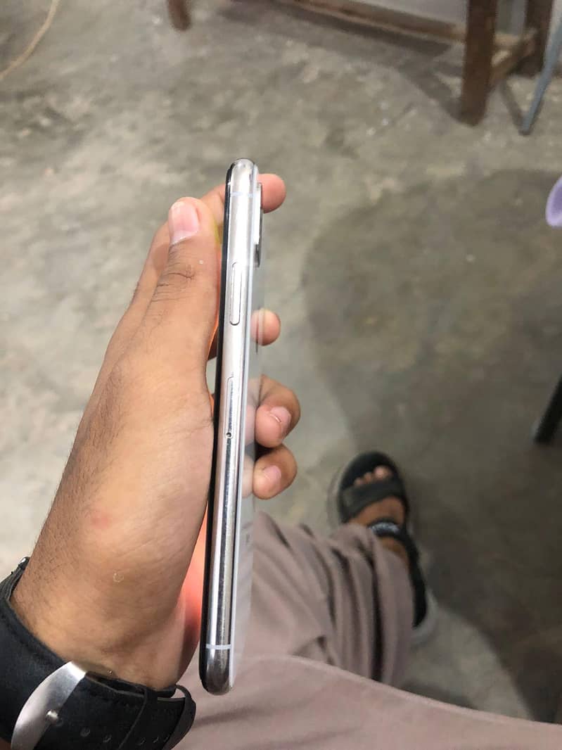 Apple iPhone X 2