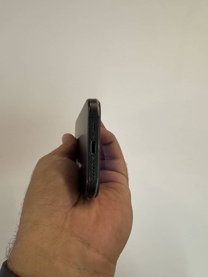 Apple iPhone 15 Pro 1