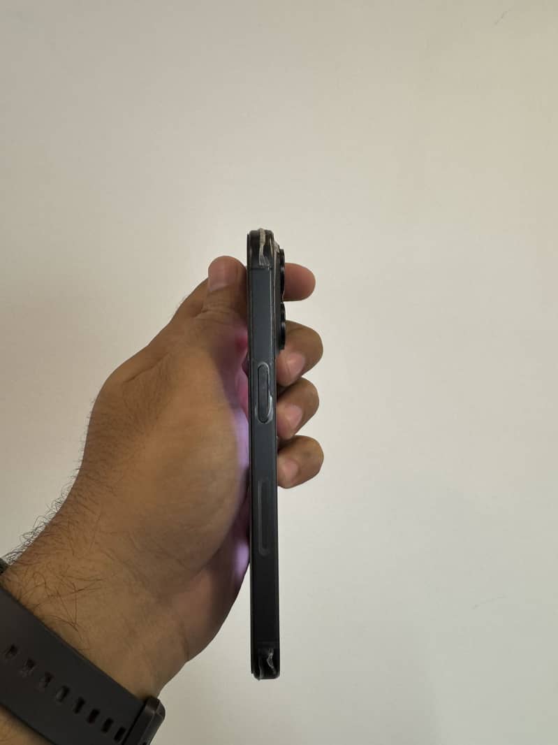 Apple iPhone 15 Pro 2