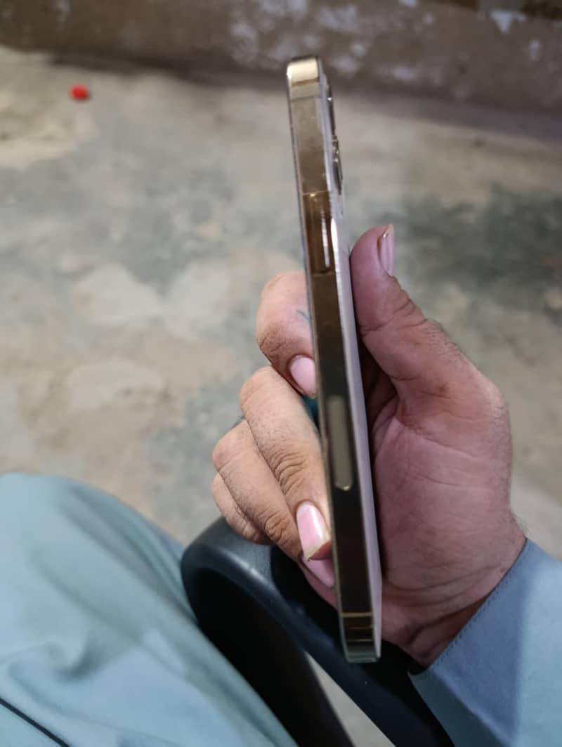 Apple iPhone 12 Pro 2