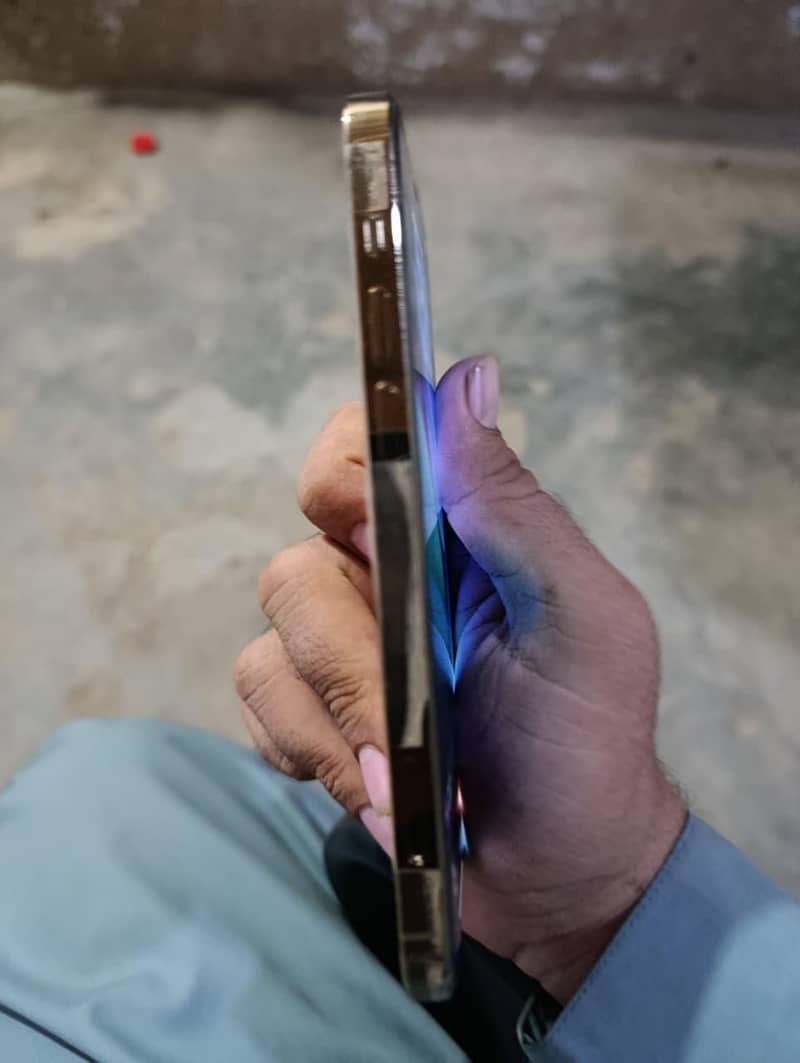 Apple iPhone 12 Pro 3