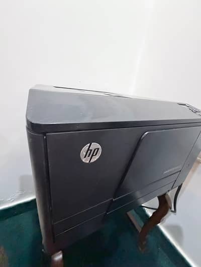 HP LASER JET PRO 200 COLOR PRINTER IN BEST 10/10 CONDITION.