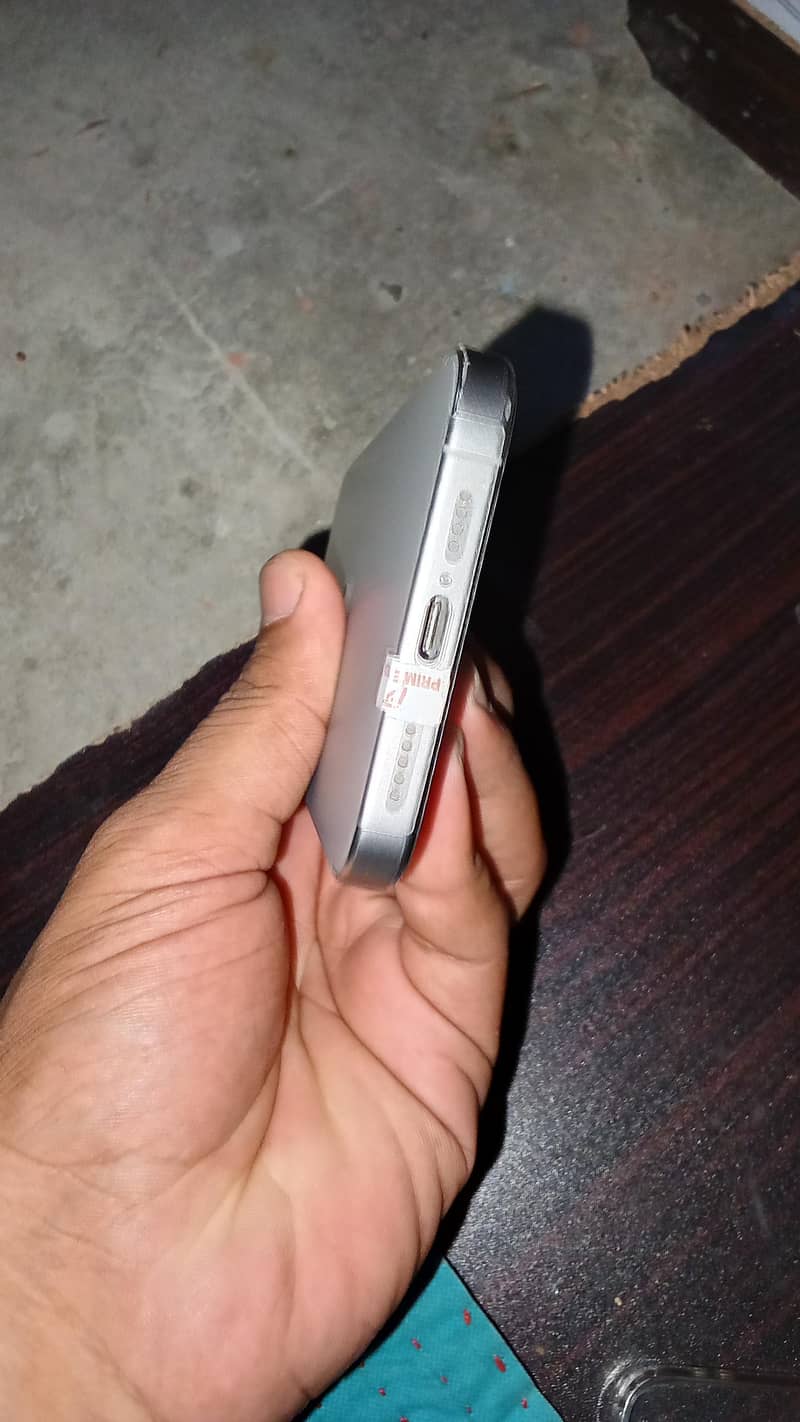Apple iPhone 15 Pro Max 3