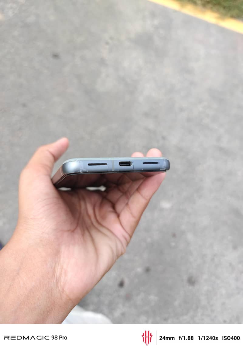 Google Pixel 8 4