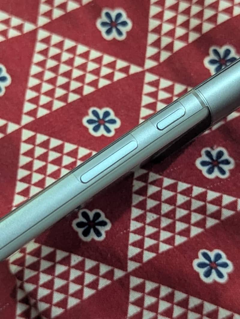 Google Pixel 8 4