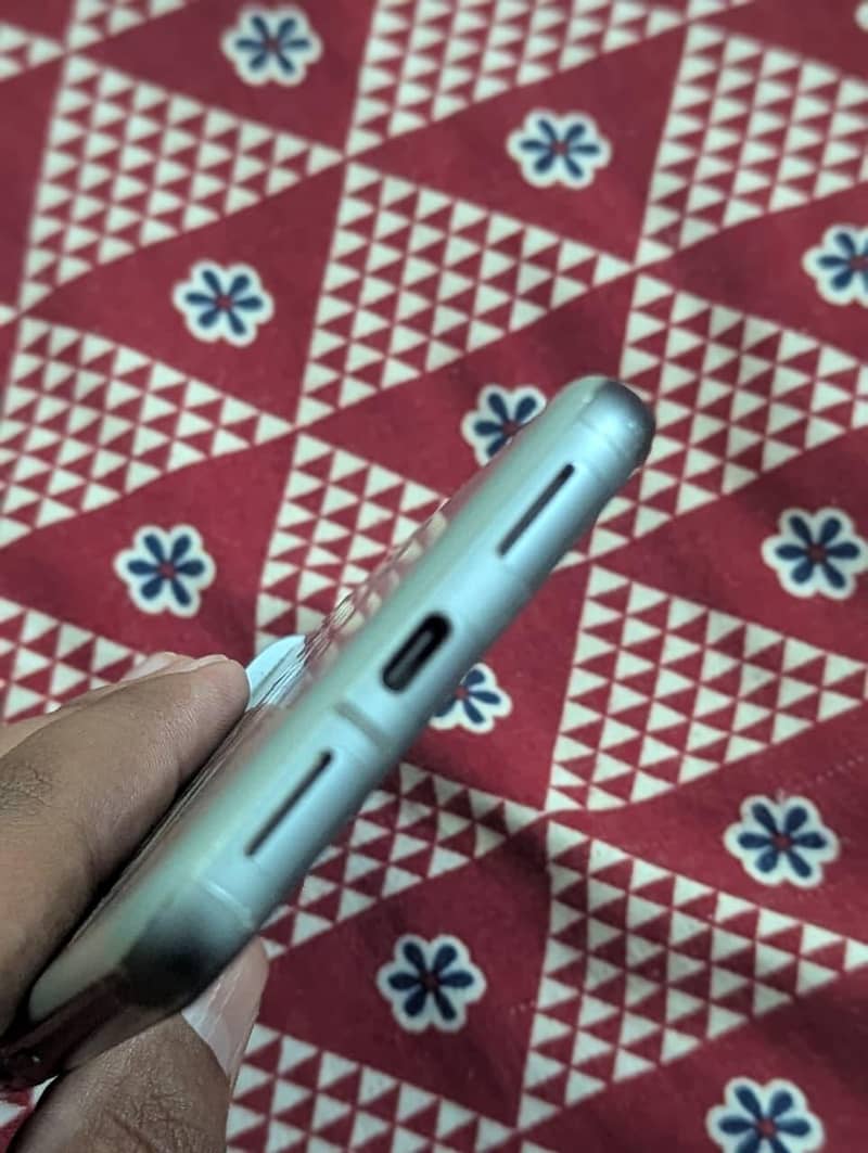 Google Pixel 8 5