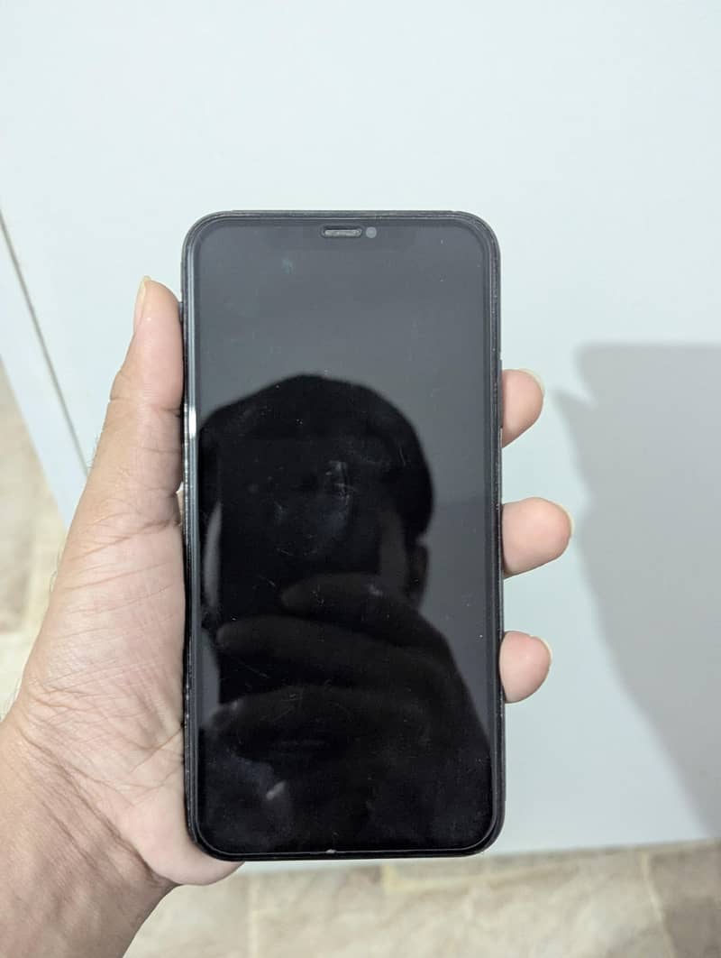 Apple iPhone 11 Pro Max 8