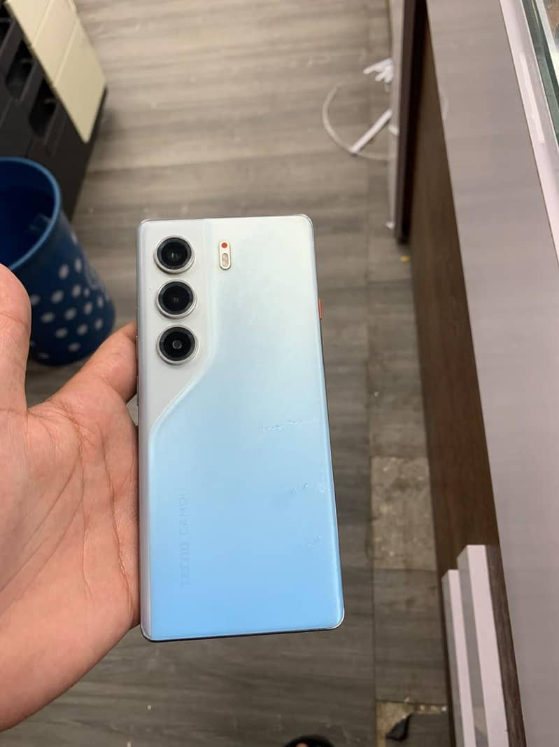 Tecno CAMON 40 Pro 0