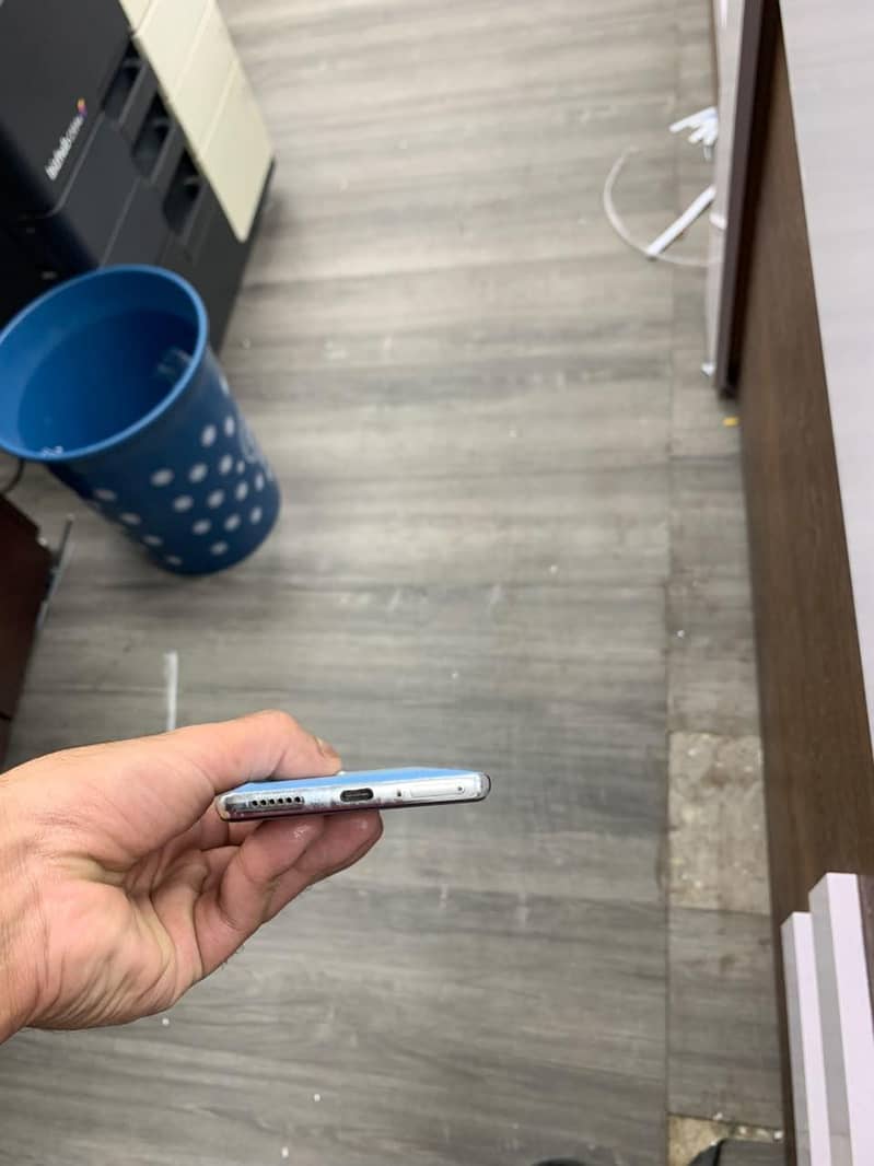 Tecno CAMON 40 Pro 1