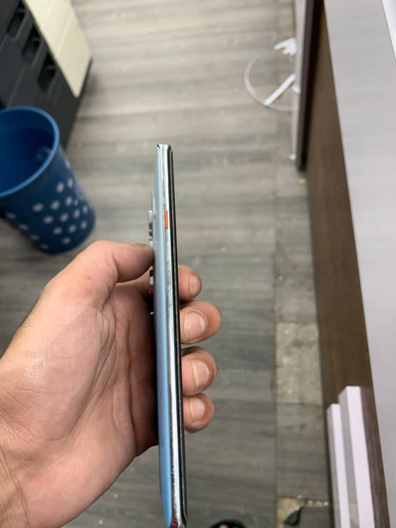 Tecno CAMON 40 Pro 4