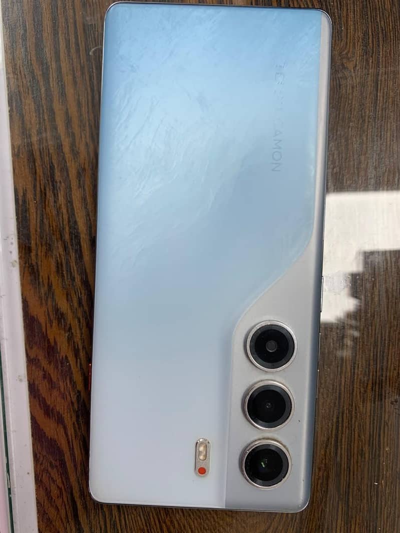 Tecno CAMON 40 Pro 6