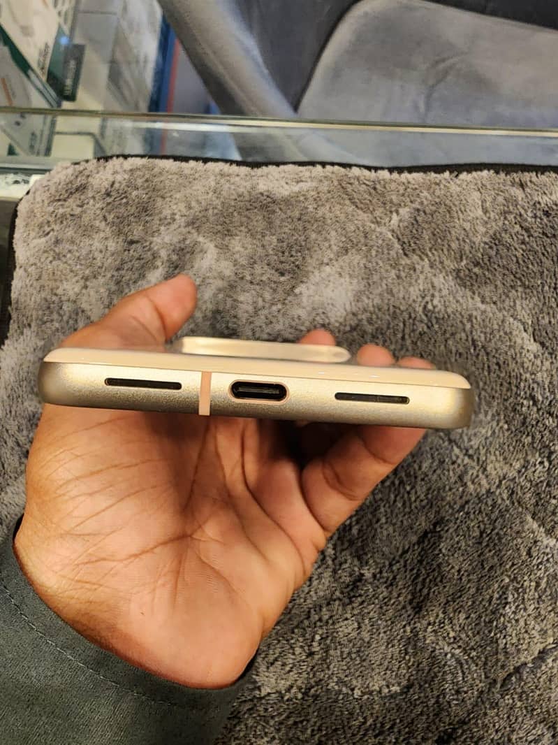 Google Pixel 8 8/128 5