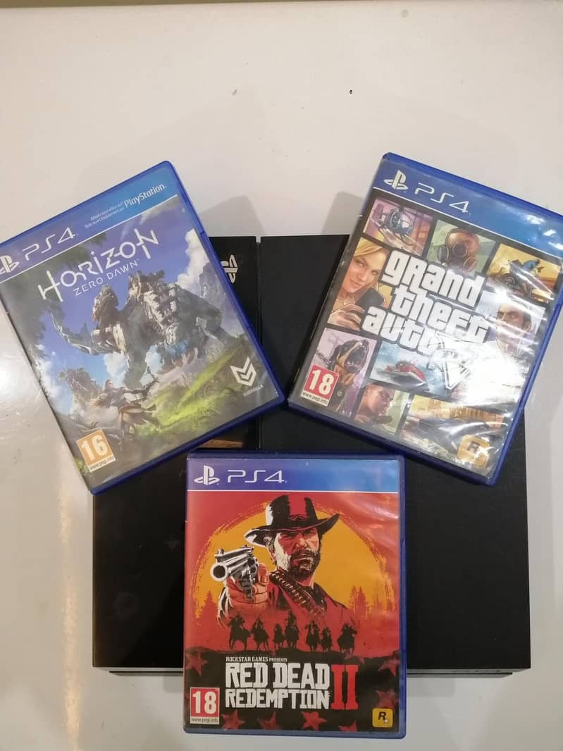 PS4 | 2 Controllers | 3 Games (CDs) 1