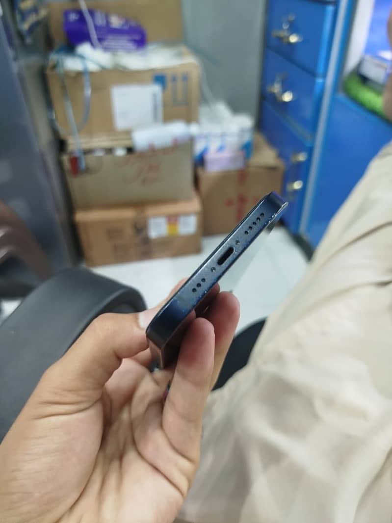 Apple iPhone 12 1