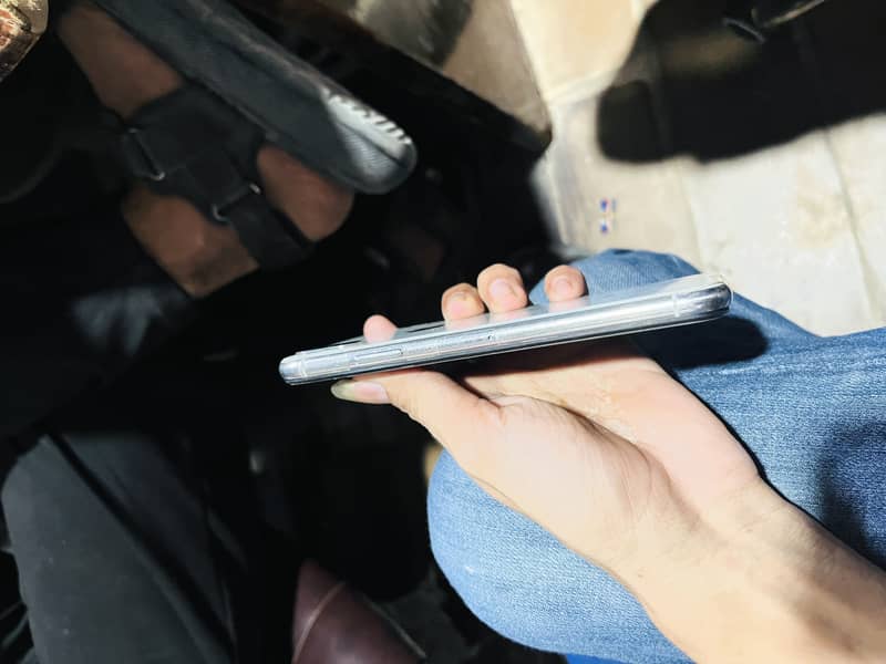 Apple iPhone X 0