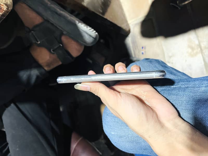 Apple iPhone X 3