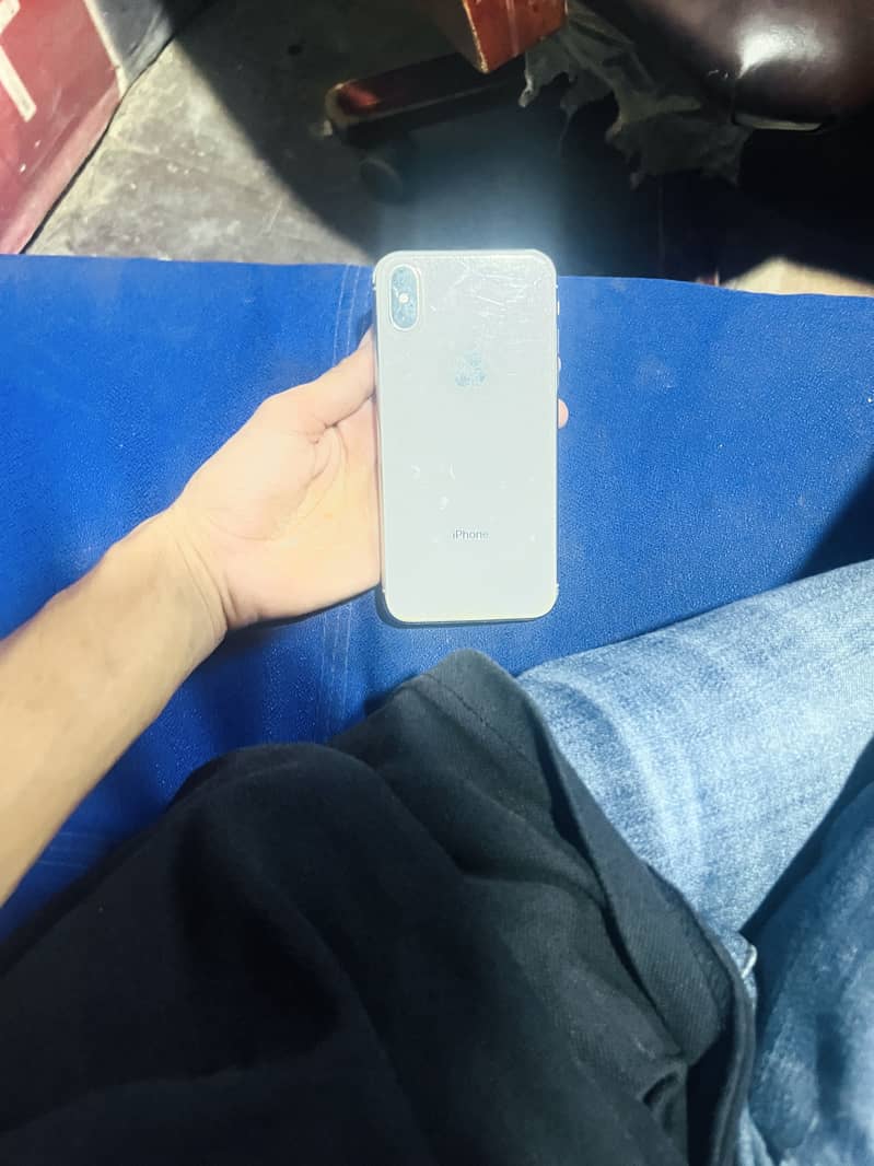 Apple iPhone X 4