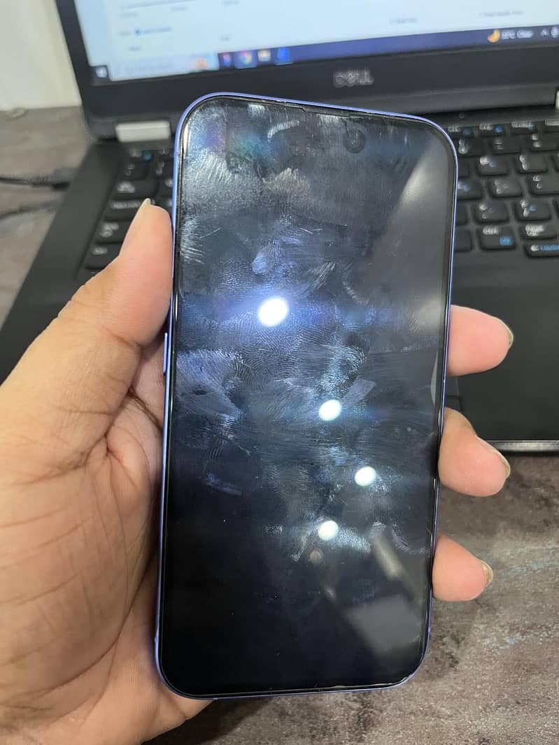 Apple iPhone 16 6