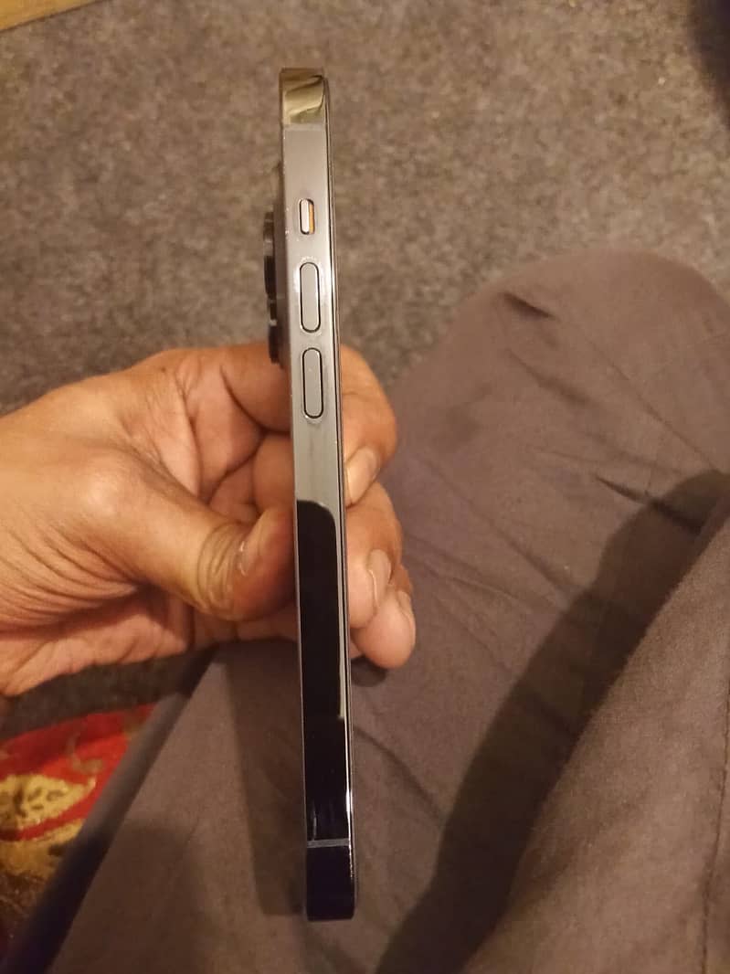 Apple iPhone 14 Pro 3