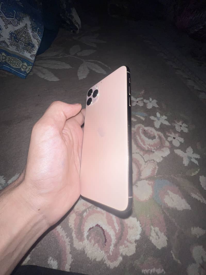 Apple iPhone 11 Pro Max 2