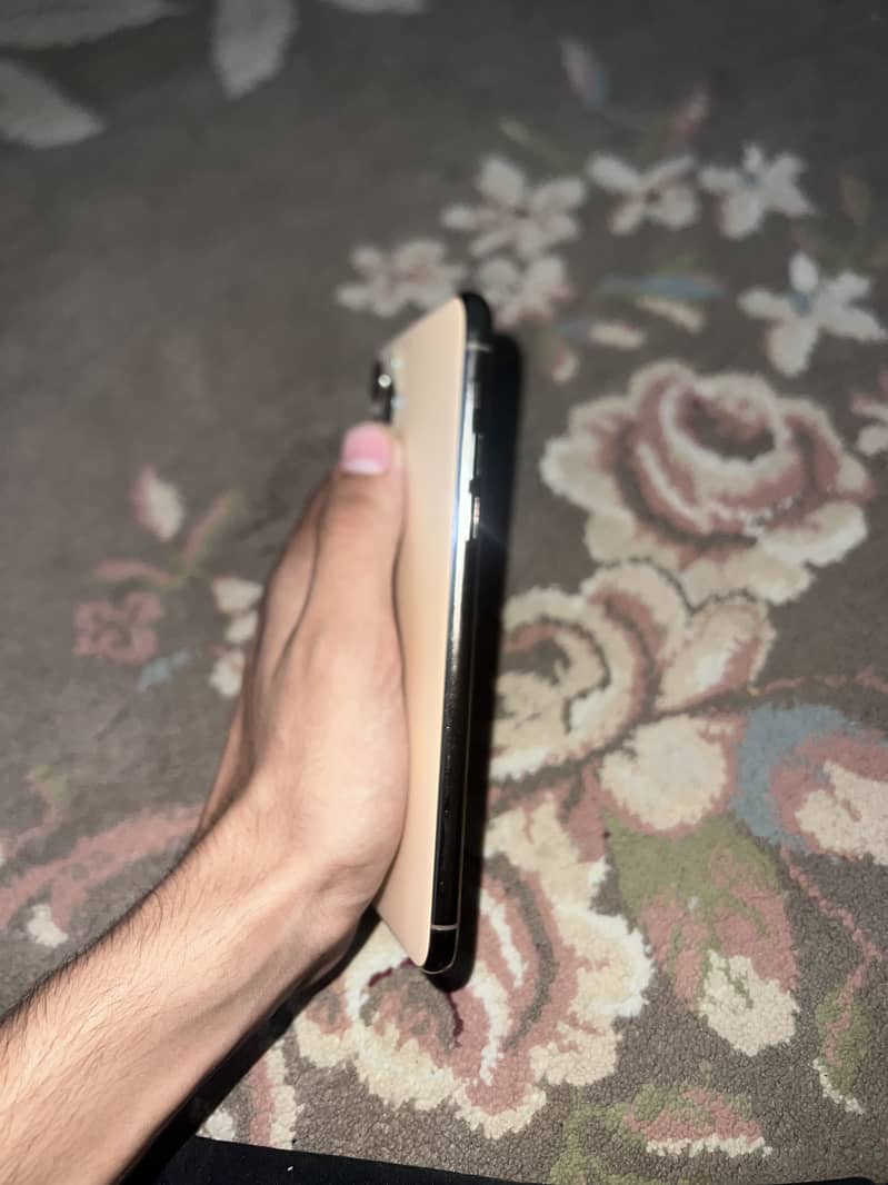 Apple iPhone 11 Pro Max 3