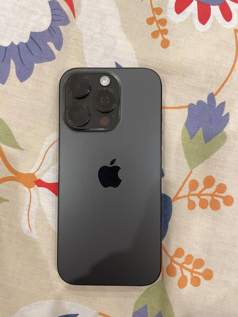 Apple iPhone 16 Pro 3
