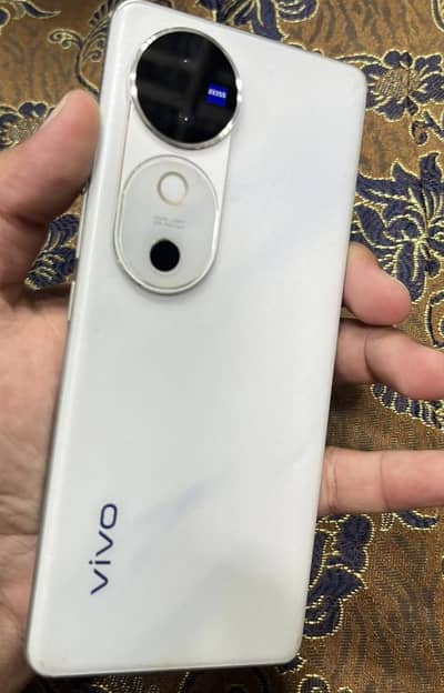 Vivo V40