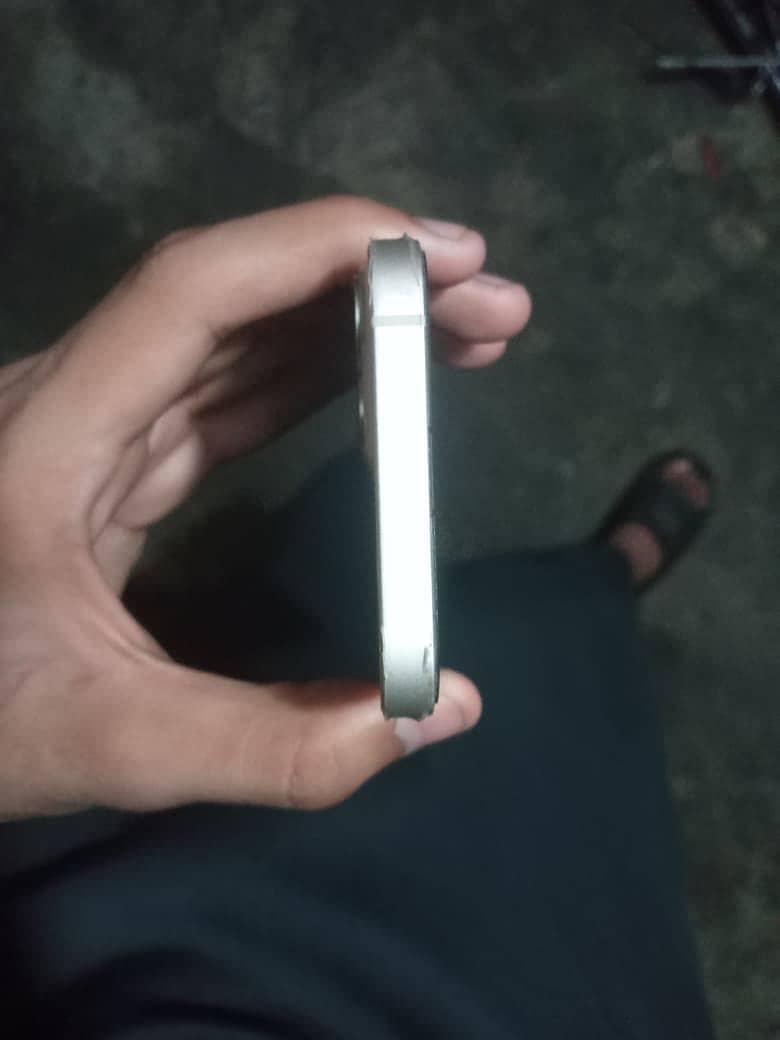 Apple iPhone 13 3