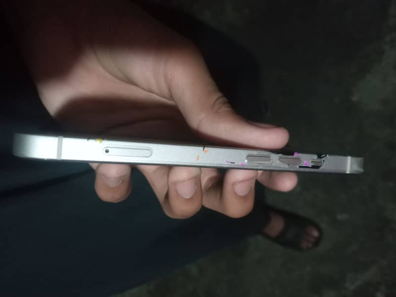 Apple iPhone 13 4