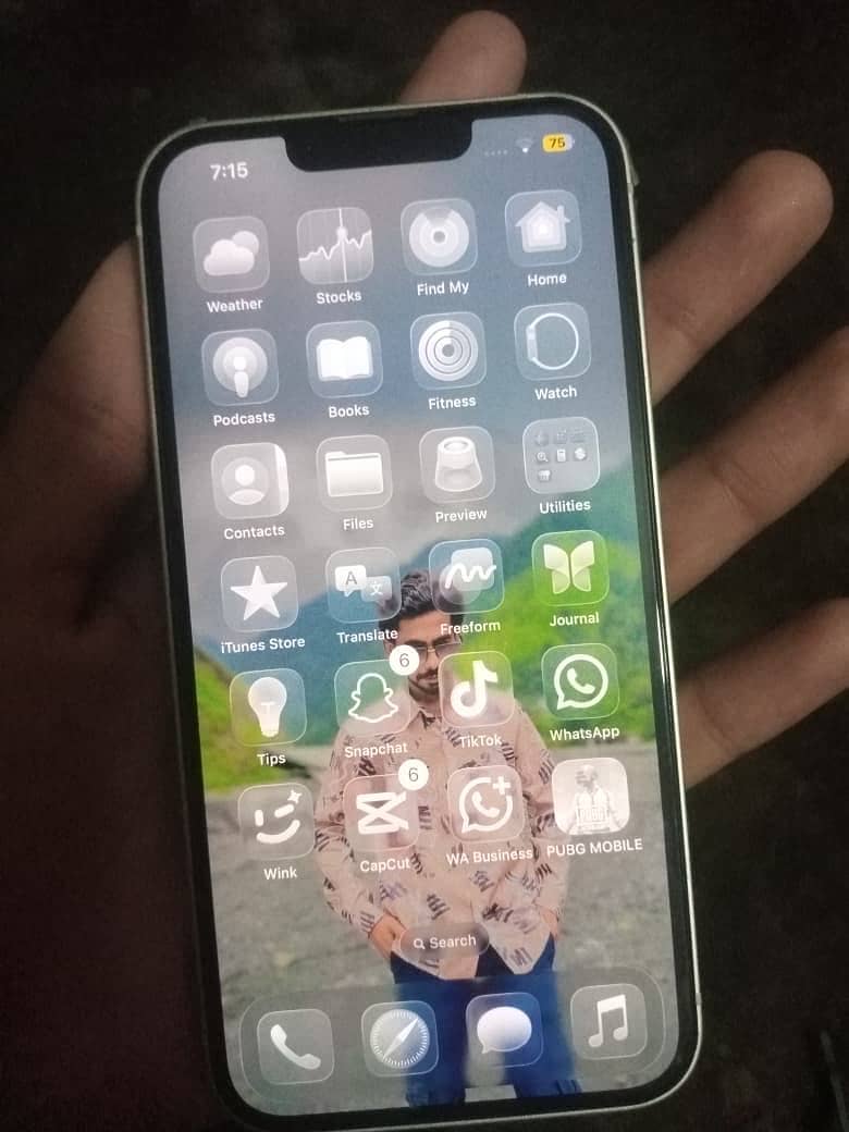 Apple iPhone 13 6