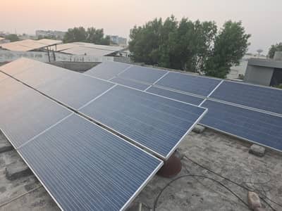 Solar panels 300 watts each 16 panels for urgent sales