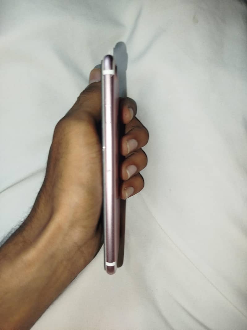 Apple iPhone 7 1