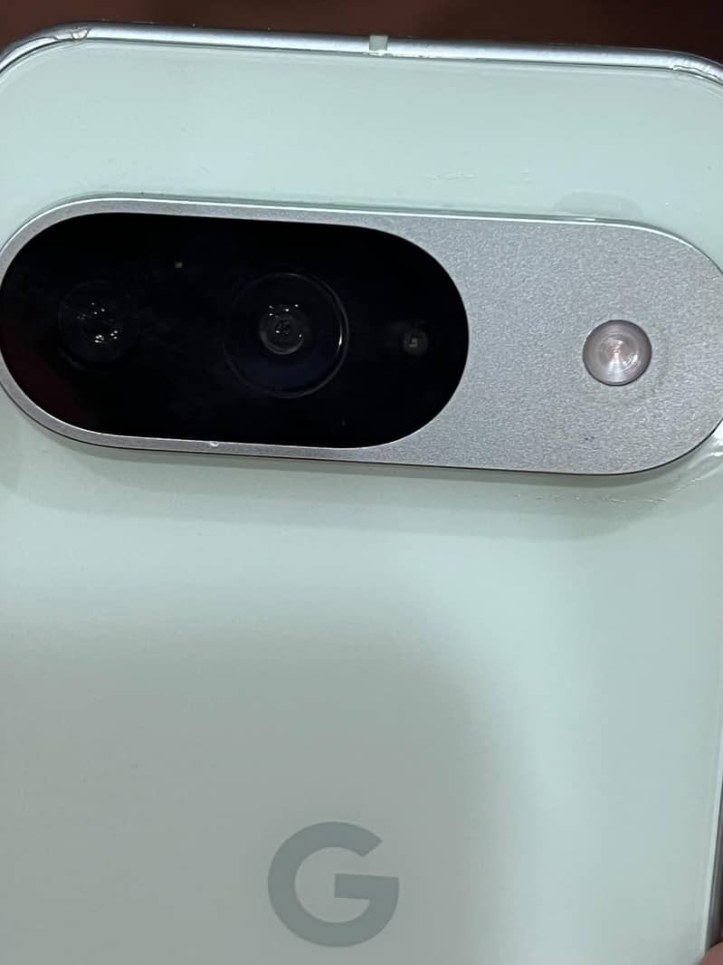 Google Pixel 9 5