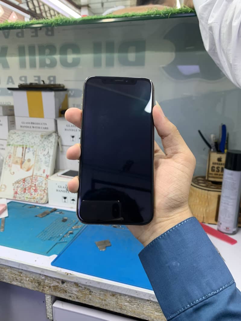 Apple iPhone XS 5