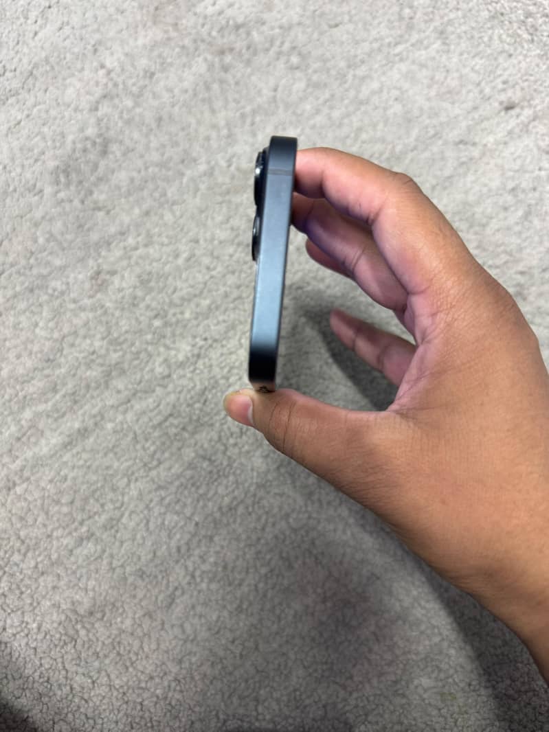 Apple iPhone 14 3