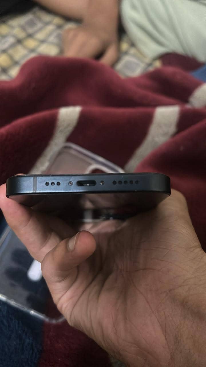 Apple iPhone 13 4