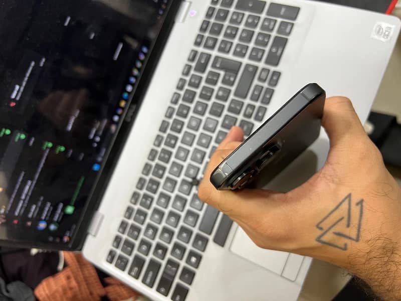 Apple iPhone 15 Pro Max 3