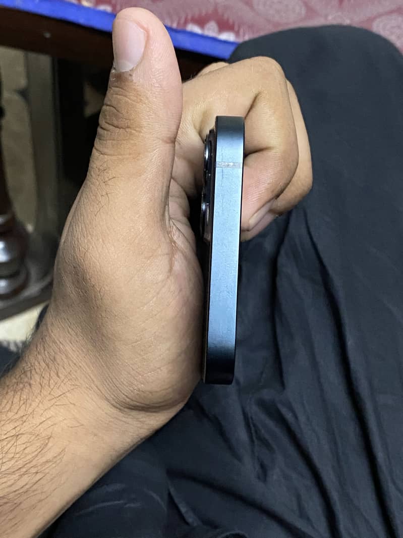 Apple iPhone 13 1
