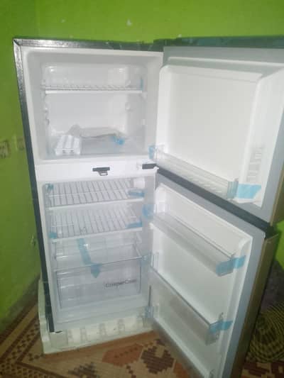 Dawlance fridge hai new box pack hai urgent sale