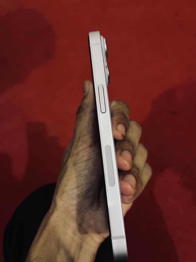 Apple iPhone 14 3