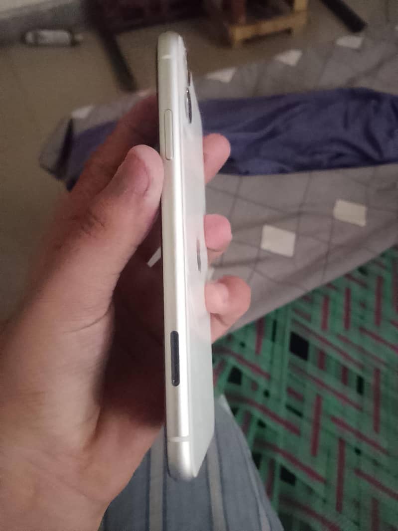Apple iPhone 11 1