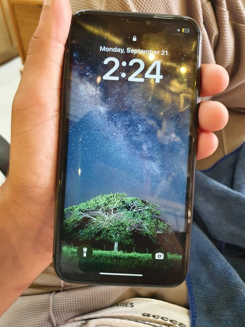 Apple iPhone 11 3
