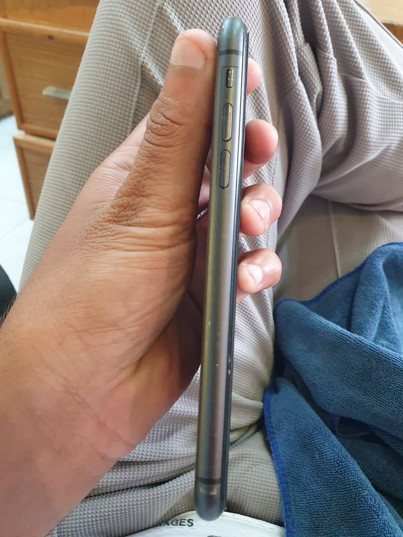 Apple iPhone 11 6
