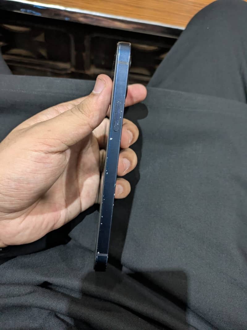Apple iPhone 12 7