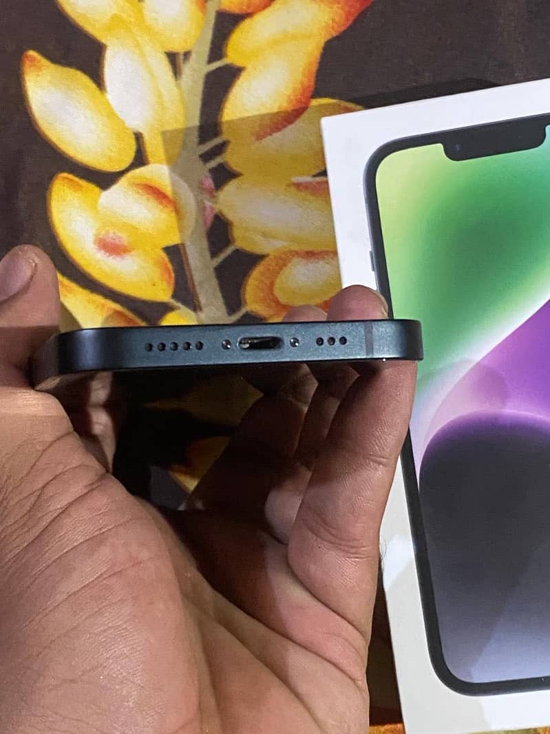 Apple iPhone 14 3