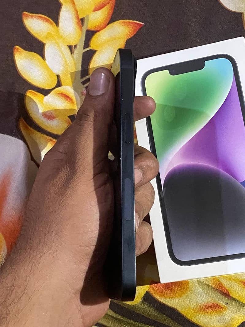 Apple iPhone 14 4