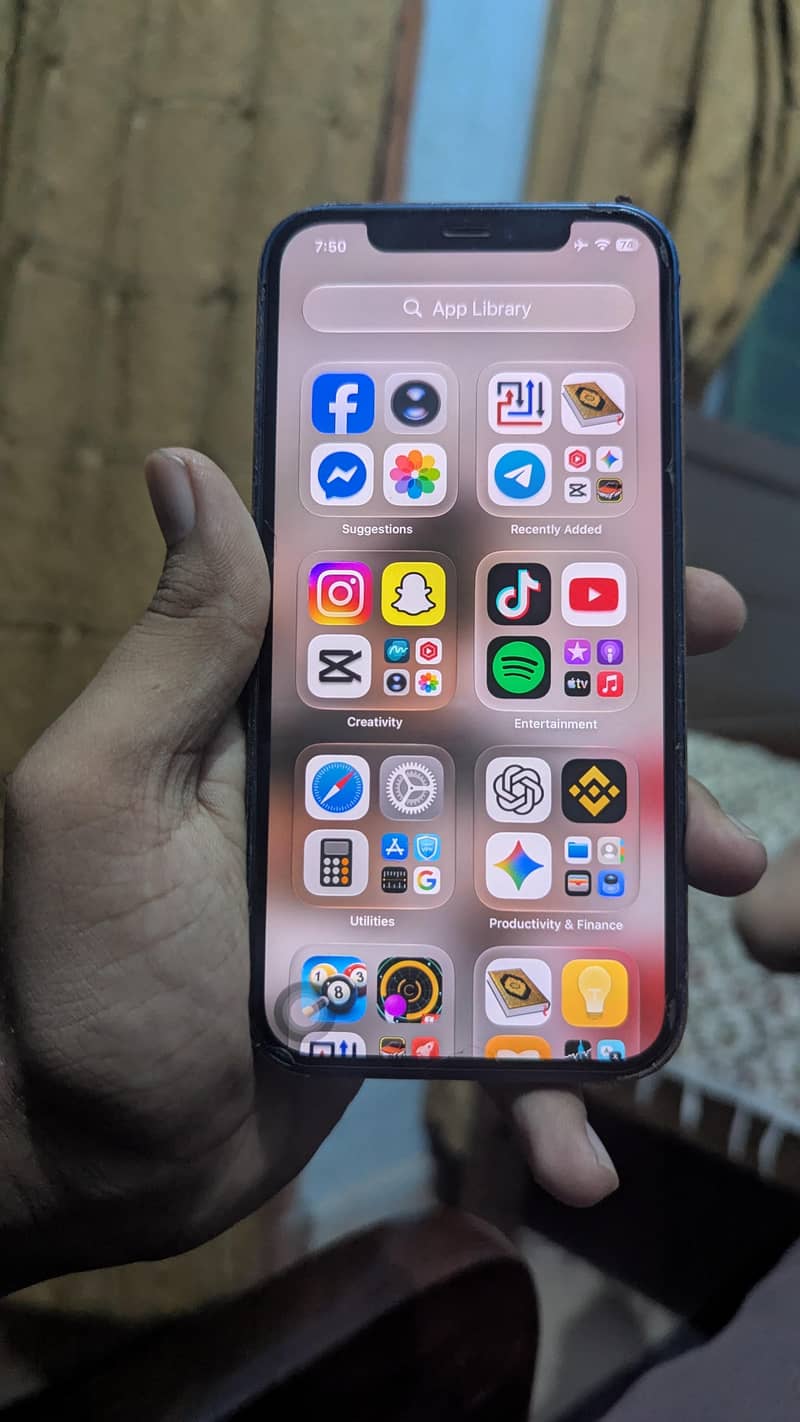 Apple iPhone 12 3