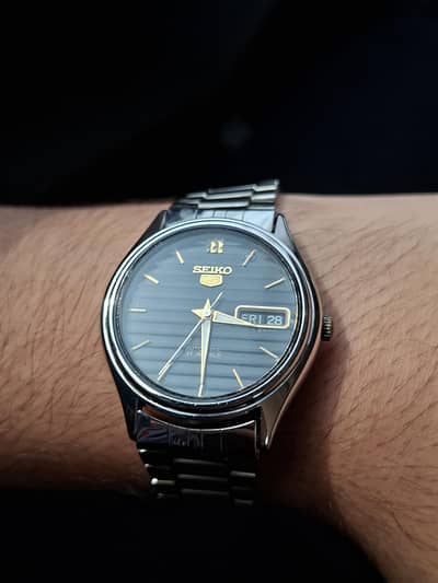 Seiko 5 vintage black