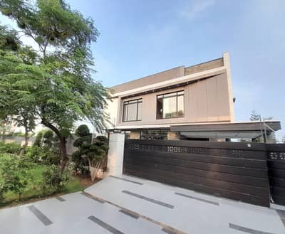 1 kanal upper portion with 5 bedroom available for rent in DHA phase 7